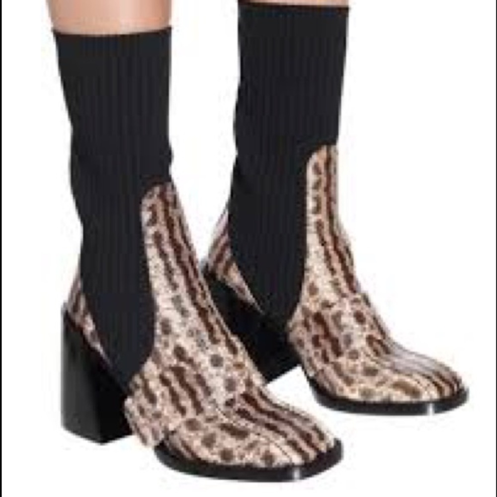 NWOB💥 Chloe Dahlia Bea Snake Print Half Sock Pull on Boot Shoes Sz. 6